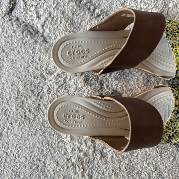 Crocs Leigh II 2 Strap Graphic Wedge Sandal brown taupe green slip on 8 - Picture 8 of 12